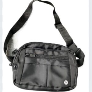 NWOT Reebok Live Life Active Black Waist Belt/Crossbody Bag